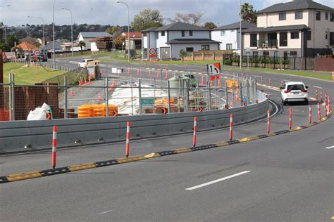 safety barrier connection